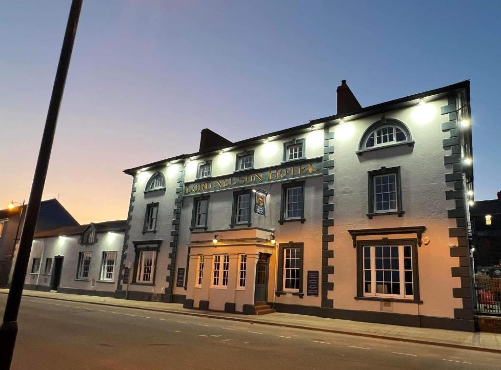 The Lord Nelson Hotel Milford Haven Exterior photo