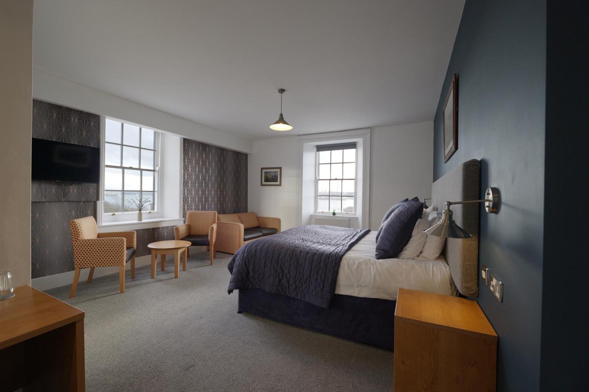 The Lord Nelson Hotel Milford Haven Exterior photo